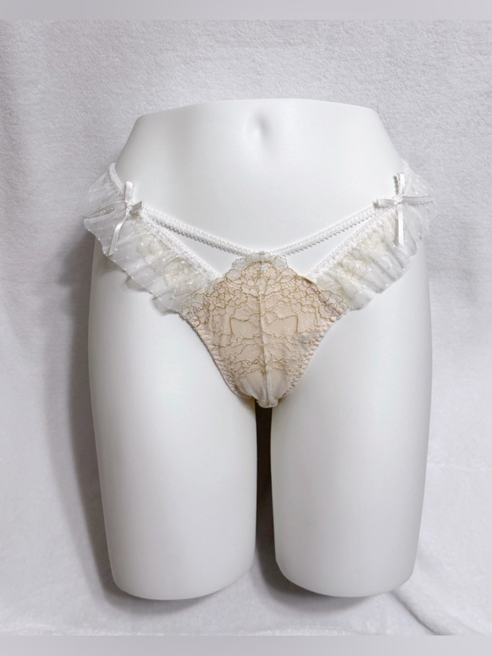 US-M Japanese Brand Satin Bow Sexy Glittery Embroidery Ruffle Lace Strap Thong
